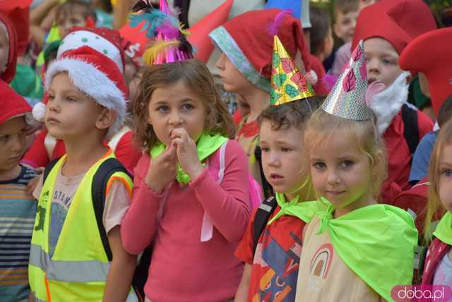 [FOTO] Władzę we Wrocławiu objęły... krasnale! Uroczysta parada rozpoczęła tegoroczny Festiwal Krasnoludków