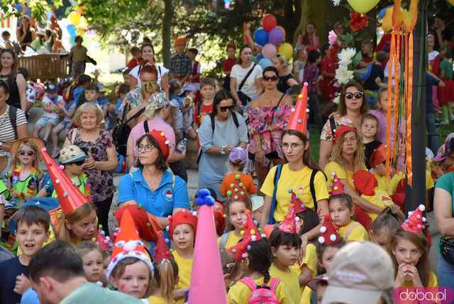 [FOTO] Władzę we Wrocławiu objęły... krasnale! Uroczysta parada rozpoczęła tegoroczny Festiwal Krasnoludków