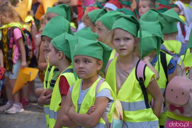 [FOTO] Władzę we Wrocławiu objęły... krasnale! Uroczysta parada rozpoczęła tegoroczny Festiwal Krasnoludków