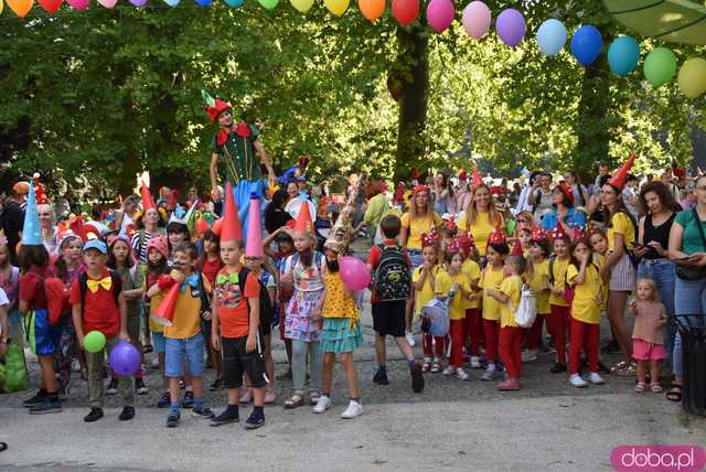 [FOTO] Władzę we Wrocławiu objęły... krasnale! Uroczysta parada rozpoczęła tegoroczny Festiwal Krasnoludków