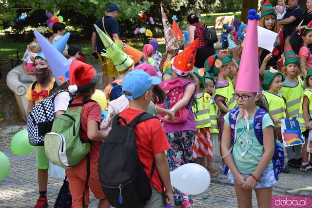 [FOTO] Władzę we Wrocławiu objęły... krasnale! Uroczysta parada rozpoczęła tegoroczny Festiwal Krasnoludków