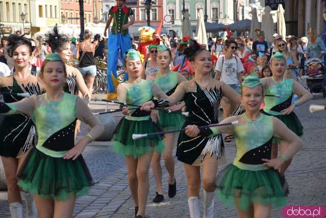 [FOTO] Władzę we Wrocławiu objęły... krasnale! Uroczysta parada rozpoczęła tegoroczny Festiwal Krasnoludków