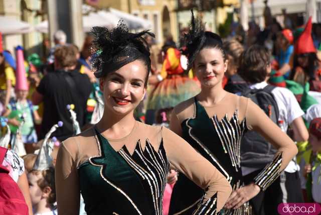 [FOTO] Władzę we Wrocławiu objęły... krasnale! Uroczysta parada rozpoczęła tegoroczny Festiwal Krasnoludków