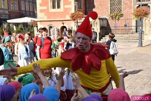 [FOTO] Władzę we Wrocławiu objęły... krasnale! Uroczysta parada rozpoczęła tegoroczny Festiwal Krasnoludków