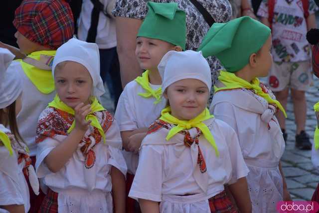 [FOTO] Władzę we Wrocławiu objęły... krasnale! Uroczysta parada rozpoczęła tegoroczny Festiwal Krasnoludków