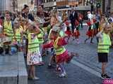 [FOTO] Władzę we Wrocławiu objęły... krasnale! Uroczysta parada rozpoczęła tegoroczny Festiwal Krasnoludków