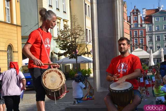 [FOTO] Władzę we Wrocławiu objęły... krasnale! Uroczysta parada rozpoczęła tegoroczny Festiwal Krasnoludków