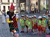 [FOTO] Władzę we Wrocławiu objęły... krasnale! Uroczysta parada rozpoczęła tegoroczny Festiwal Krasnoludków