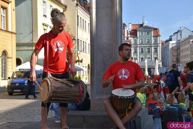[FOTO] Władzę we Wrocławiu objęły... krasnale! Uroczysta parada rozpoczęła tegoroczny Festiwal Krasnoludków
