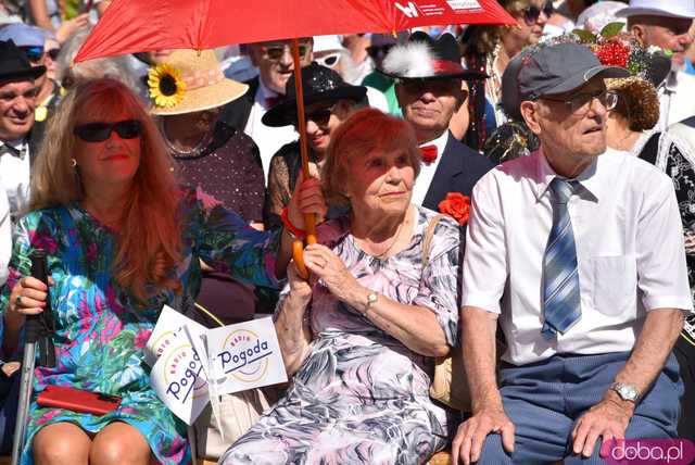 [FOTO] Młodzi duchem, dojrzali stażem - Marsz Kapeluszy zainaugurował tegoroczne Dni Seniora