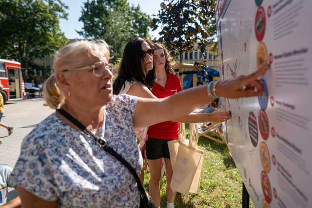 [FOTO] Kolejne miejsce treningowe dla następców Świątek i Hurkacza! Korty i hala tenisowa przy ulicy Trwałej już otwarte