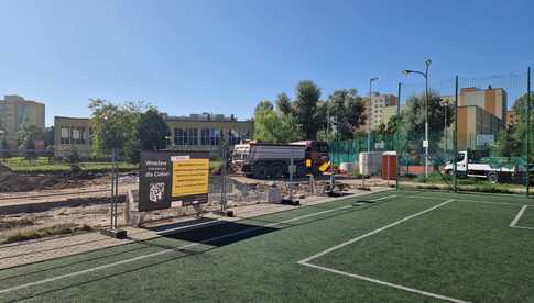 Postępuje budowa boiska przy ZSP nr 1 na Nowym Dworze [FOTO]