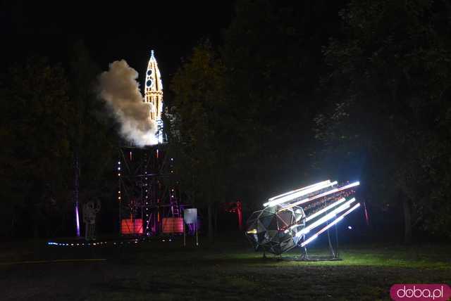 [WIDEO, FOTO] Park Iluminacji w Zamku Topacz pod Wrocławiem już otwarty. Zobacz cennik i godziny otwarcia