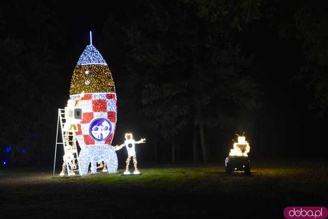 [WIDEO, FOTO] Park Iluminacji w Zamku Topacz pod Wrocławiem już otwarty. Zobacz cennik i godziny otwarcia