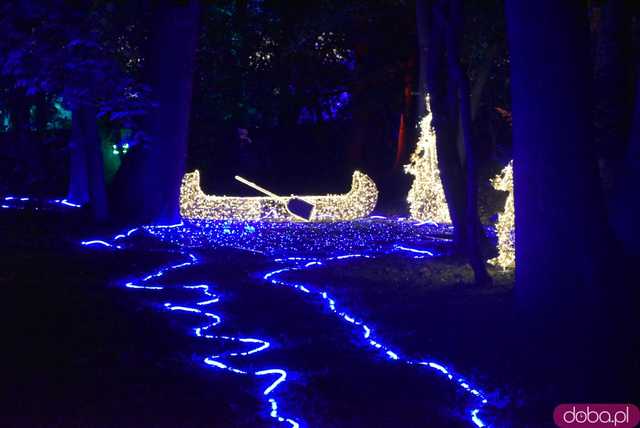 [WIDEO, FOTO] Park Iluminacji w Zamku Topacz pod Wrocławiem już otwarty. Zobacz cennik i godziny otwarcia