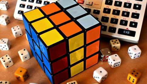 Kostka Rubika: Geniusz w Sześciu Kolorach
