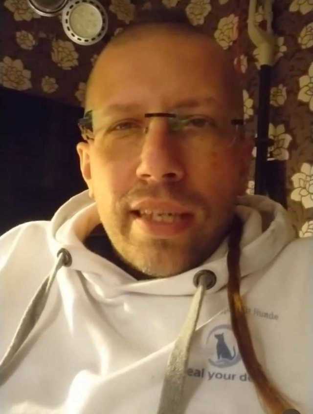 Poszukiwania niebezpiecznego 44-latka.Dwóch policjantów w stanie krytycznym