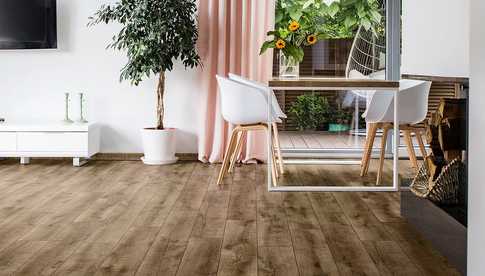 Drewniane, laminowane, czy winylowe: Jakie podłogi będą najlepsze dla Twojego domu?