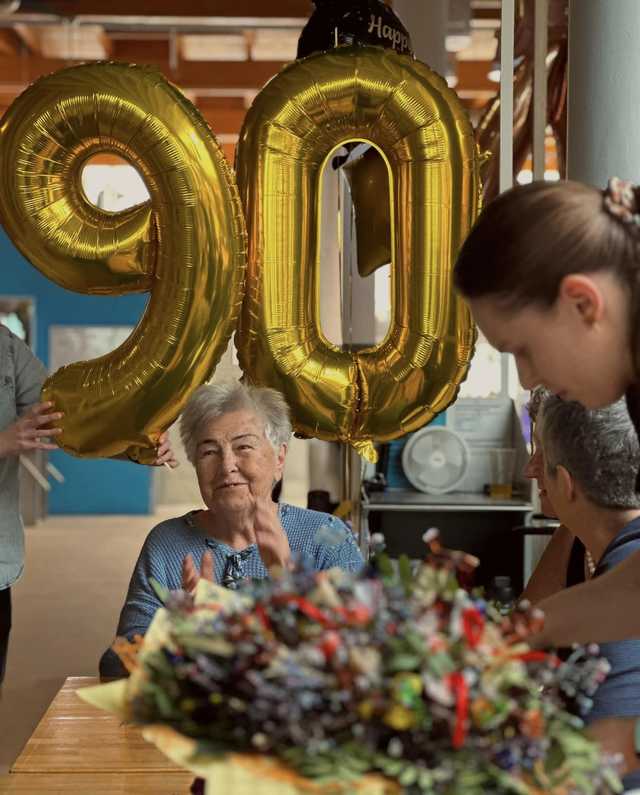 Poznajcie panią Mirosławę, która swoje 90. urodziny obchodziła w aquaparku. Dlaczego właśnie tam?