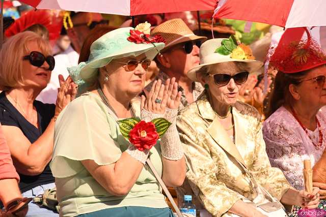 [WIDEO/FOTO] Uroczysty Marsz Kapeluszy rozpoczął tegoroczne Dni Seniora!