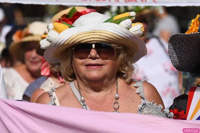 [WIDEO/FOTO] Uroczysty Marsz Kapeluszy rozpoczął tegoroczne Dni Seniora!