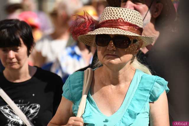 [WIDEO/FOTO] Uroczysty Marsz Kapeluszy rozpoczął tegoroczne Dni Seniora!