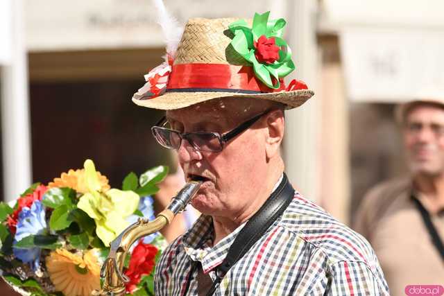 [WIDEO/FOTO] Uroczysty Marsz Kapeluszy rozpoczął tegoroczne Dni Seniora!