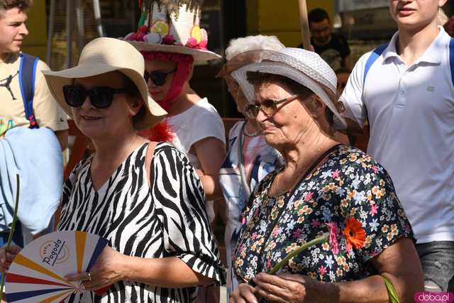 [WIDEO/FOTO] Uroczysty Marsz Kapeluszy rozpoczął tegoroczne Dni Seniora!