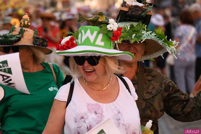 [WIDEO/FOTO] Uroczysty Marsz Kapeluszy rozpoczął tegoroczne Dni Seniora!