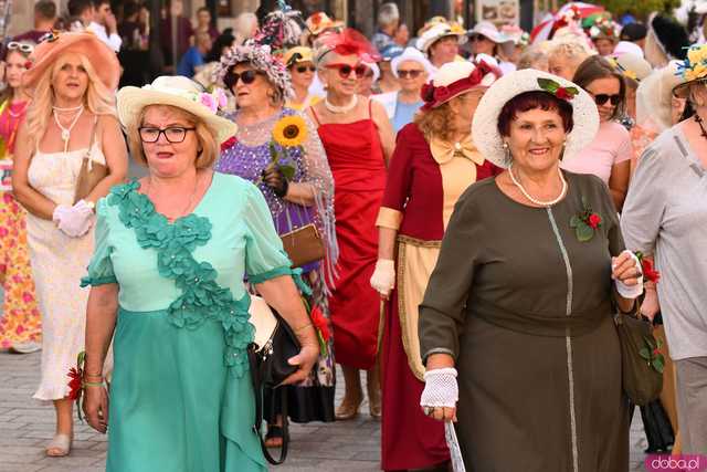 [WIDEO/FOTO] Uroczysty Marsz Kapeluszy rozpoczął tegoroczne Dni Seniora!