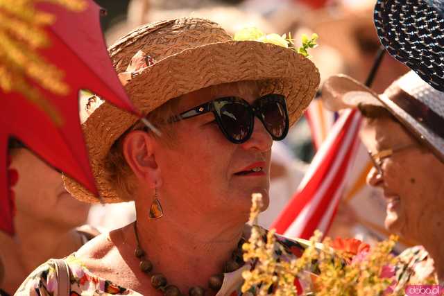 [WIDEO/FOTO] Uroczysty Marsz Kapeluszy rozpoczął tegoroczne Dni Seniora!