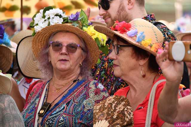 [WIDEO/FOTO] Uroczysty Marsz Kapeluszy rozpoczął tegoroczne Dni Seniora!
