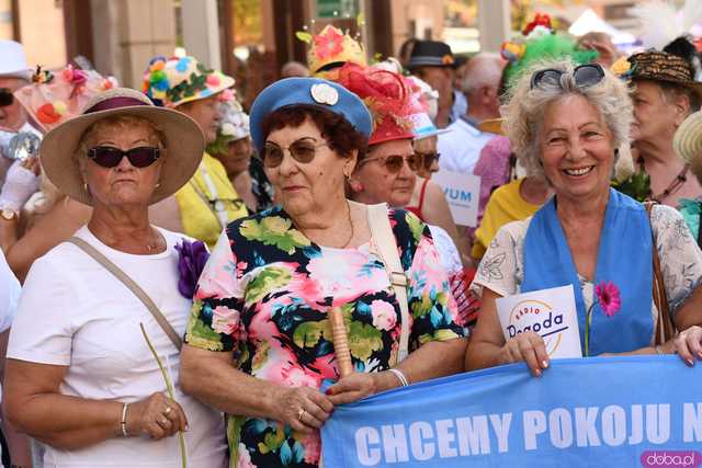 [WIDEO/FOTO] Uroczysty Marsz Kapeluszy rozpoczął tegoroczne Dni Seniora!