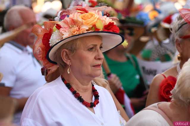 [WIDEO/FOTO] Uroczysty Marsz Kapeluszy rozpoczął tegoroczne Dni Seniora!