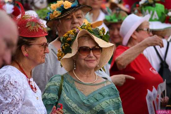 [WIDEO/FOTO] Uroczysty Marsz Kapeluszy rozpoczął tegoroczne Dni Seniora!