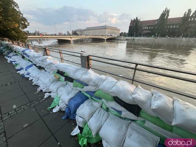 Wrocław: na kilka godzin przed falą kulminacyjną 