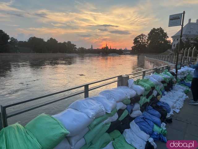 Wrocław: na kilka godzin przed falą kulminacyjną 