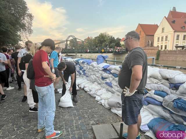 Wrocław: na kilka godzin przed falą kulminacyjną 