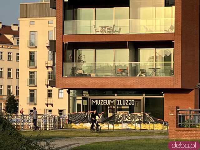 Wrocław: na kilka godzin przed falą kulminacyjną 