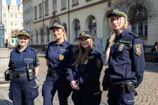 [FOTO] Wrocław kobietami stoi. Za nami akcja z okazji Dnia Kobiet na wrocławskim rynku