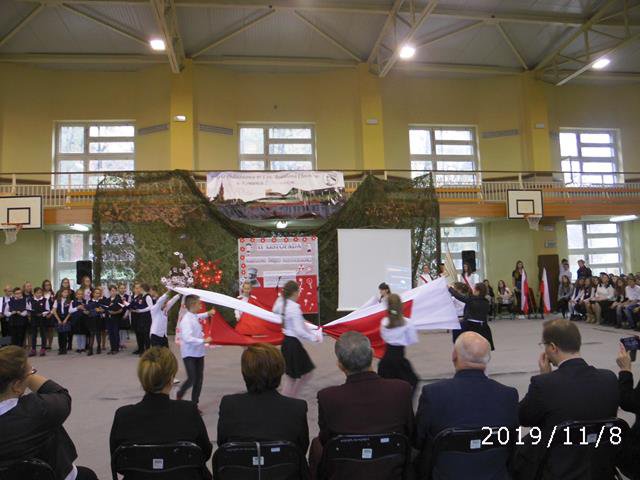 Szkoła Podstawowa w Kamieńcu Ząbkowickim Święto Niepodległości