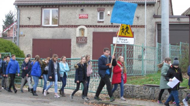 Uczniowie z ZSP w Ciepłowodach świętują Międzynarodowy Dzień Praw Dziecka wspólnie z UNICEF