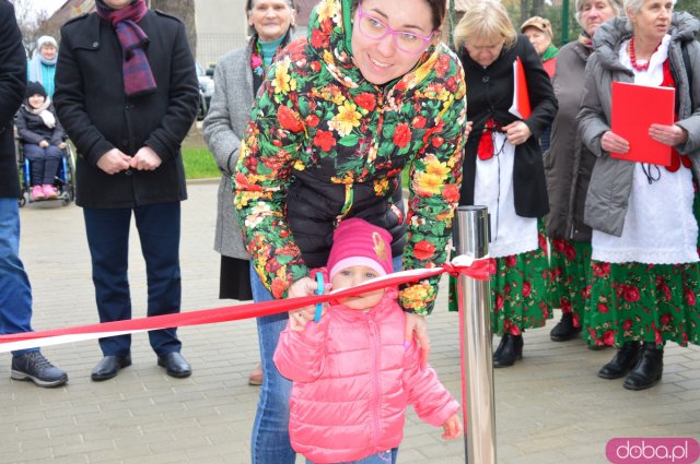  Uroczyście otwarto nową świetlicę wiejską w Muszkowicach