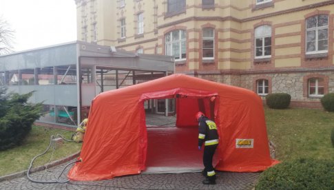 Przed szpitalem w Ząbkowicach stanął namiot - niezależna izba przyjęć