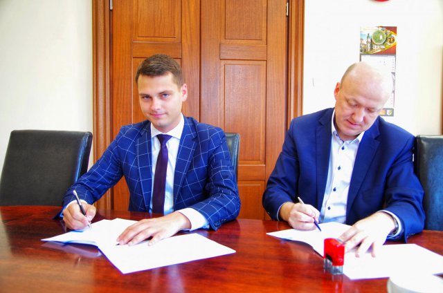 Ziębice: Umowa dotacyjna na budowę drogi w Czerńczycach podpisana