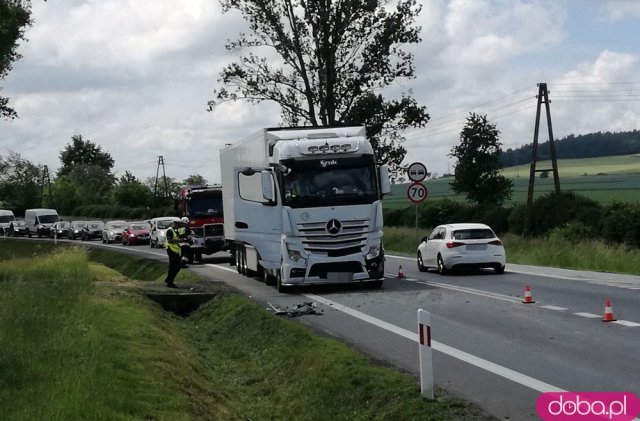 Zderzenie osobówki i samochodu ciężarowego na K8 w Tarnowie