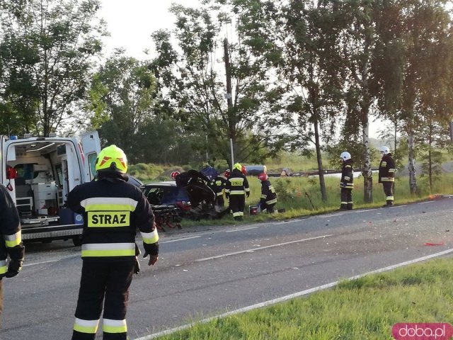 Zderzenie dwóch osobówek przed Stoszowicami