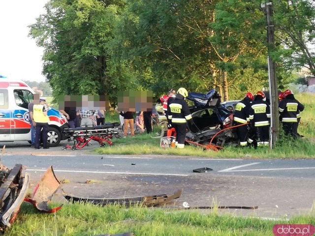 Zderzenie dwóch osobówek przed Stoszowicami