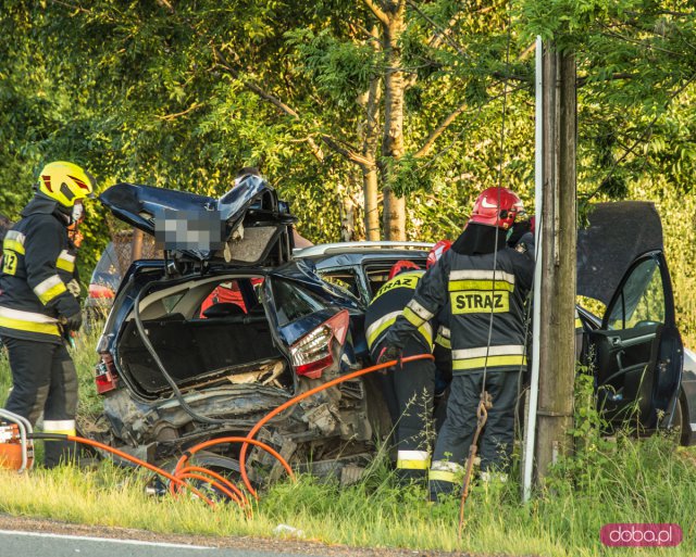 Zderzenie dwóch osobówek przed Stoszowicami