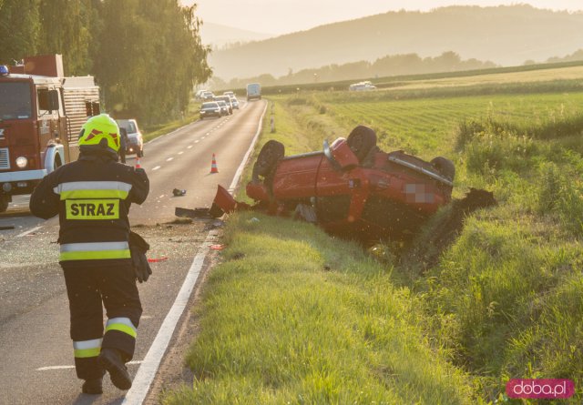 Zderzenie dwóch osobówek przed Stoszowicami